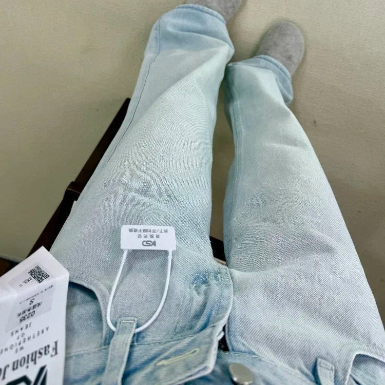 Low-Waist Wide-Leg Jeans