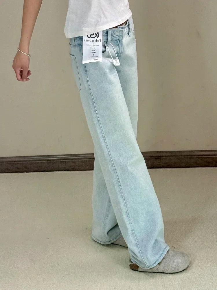 Low-Waist Wide-Leg Jeans